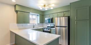 Remodeled townhouse - Available now! Gallery 14