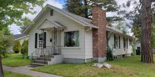 Cheney Spacious 5-Bedroom Home Near Campus – Available July 10th Gallery 1