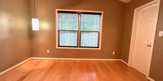East Asheville - Contemporary Bungalow Gallery 14