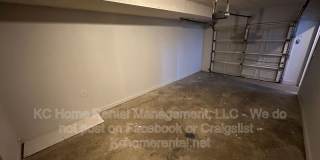 1525 Jackson Ave. Gallery 32