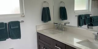 Beautiful 2 bedroom/2.5 bath in the heart of East Austin Gallery 10