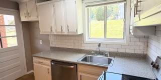 3 Bed, 1.5 Bath in Overbrook/ Brookline for rent- Huge yard and great layout! Gallery 10