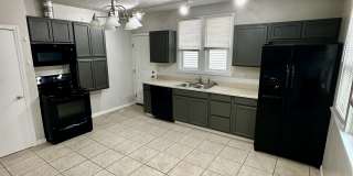 947 E Augusta Ave Gallery 1