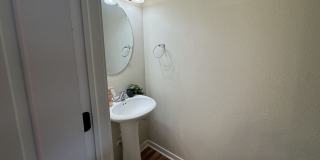 Large 3-Bedroom, 3.5-Bathroom Townhome Gallery 14