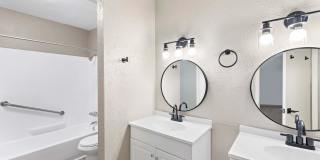 Oval Spring Apartments Gallery 32