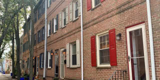 Amazing 2-Bedroom Townhouse Located in Bella Vista! Available mid-July! Amazing 2-Bedroom Townhouse Located in Bella Vista! Available mid-July! Gallery 1