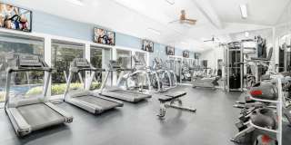 Affordable Housing - Madison Southpark Apartment Homes Gallery 21