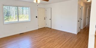3 bed, 1 bathroom WITH GARAGE AND YEAR, Pets welcome! 3 bed, 1 bathroom WITH GARAGE AND YEAR, Pets welcome! Gallery 1