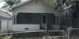 1207 Red Oak St Gallery 1