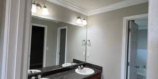 Spacious 4 Bedroom in South Crestview Gallery 23
