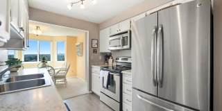 Fully Furnished View Condo Gallery 8