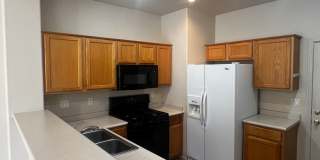 Beautiful Townhome in Gated Black Mountain Vistas (Henderson) Gallery 18