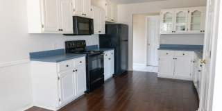 Five Bedroom Home with attached garage-Available Now!!!! Gallery 8