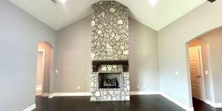 Gorgeous Home with Vaulted Ceilings and Large Fenced Yard! Spacious 3 Bedroom and 2 Bath Home! Gallery 11