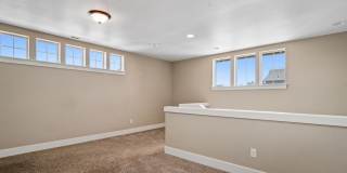 Close proximity to Old Mill District and downtown Gallery 39