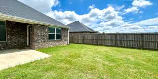 Gorgeous Home with Vaulted Ceilings and Large Fenced Yard! Spacious 3 Bedroom and 2 Bath Home! Gallery 35