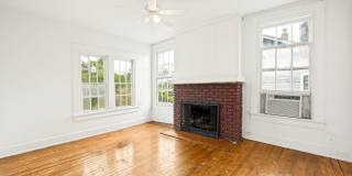CHARMING 4-BEDROOM HISTORIC HOME IN TOBIN HILL Gallery 12