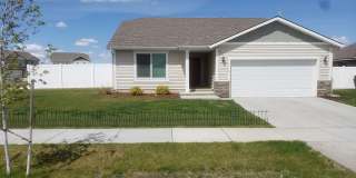 Beautiful 3 Bedroom, 2 Bathroom Home for Rent in Airway Heights! Available for rent Late November! Gallery 1