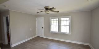 Coming Soon! 3 Bedroom and 1 Bath Home (Pets Considered) Gallery 6