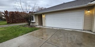 1517 N Mamer Gallery 1