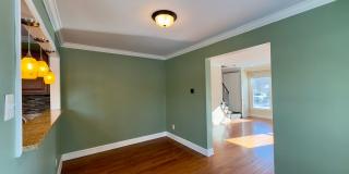 Charming 3Bed/1.5Bath Townhouse in Carney Gallery 6