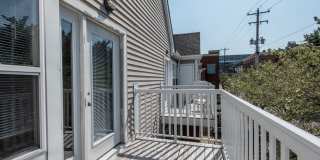 Walk to UC & UC Medical | 1BR/2BR Apartments Gallery 12