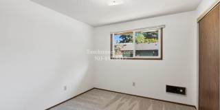 Gladstone 3BD/2BA Home with Large Yard, Shop, & 2 Car Garage Gallery 34