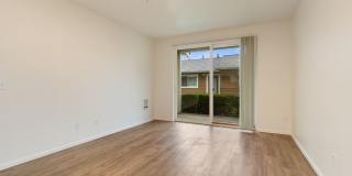Creekside Apartments Gallery 27
