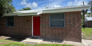 Newly Renovated 2 Bedroom Brick Apartment near Downtown Live Oak - Move in Specials! Gallery 1