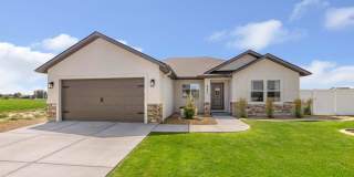 Better Than New: 4-Bed Vaulted Beauty for Rent | Twin Falls Gallery 1
