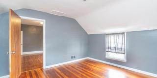 2158 Indiana Avenue Gallery 25