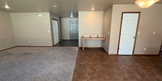 Beautiful Home available Now Gallery 7
