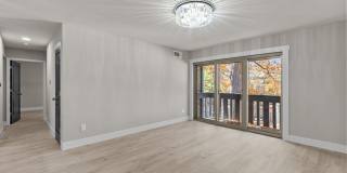 449 W Jefferson Gallery 16