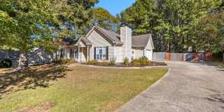 3 Bedroom Ranch in Fayetteville with Large Deck & Fenced Backyard Gallery 1