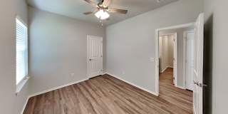 Luxury 3 Bedroom 2 Bathroom Townhome in Piedmont Schools- Neighborhood Park Gallery 19