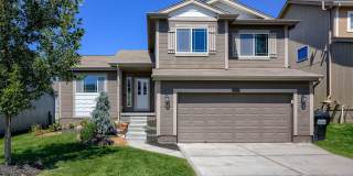 4-Bedroom Bennington Home with Fenced Yard Gallery 1