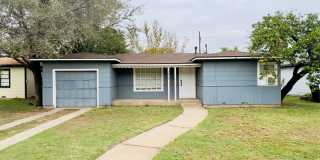 MOVE-IN SPECIAL: Cozy 2-Bedroom Home Near Texas Tech  the Medical District Gallery 1