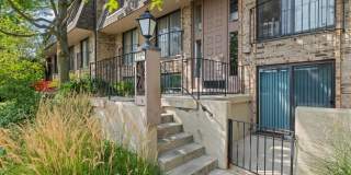 Beautifully Updated 2-Bed / 2-Bath Condo in Northfield Square Gallery 1