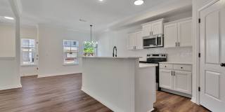 4 Bed 3 Bath Townhome located close to University! Gallery 11