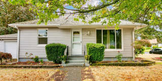 3 Bed 2 Bathroom with yard in Lakewood! Gallery 1