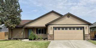 Single-Level home in NE Redmond with fenced backyard! Gallery 1