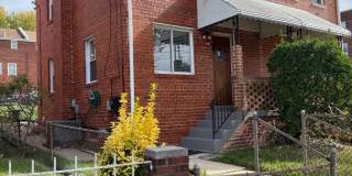 374 CHAPLIN Street SE Gallery 1