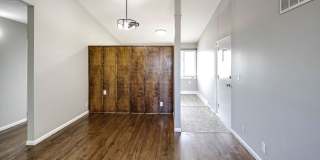 Top-Floor 2-Bedroom Apartment with Vaulted Ceilings! Gallery 14