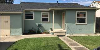 Charming 2 Bed/1 Bath Gallery 1