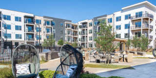 Taryn at 401 Gallery 4