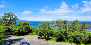 Bayview Condo 2 Bedrooms with Gas Fireplace  - S State St Gallery 39