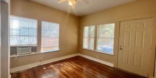 **APPLICATION RECEIVED** **MOVE IN SPECIAL** Charming Highland Park Duplex — Cozy City Living in the Heart of San Antonio Gallery 14