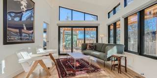 Downtown Louisville 3-BDR Fully Furnished Gem Gallery 11