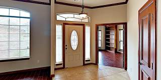 Very Nice 3 Bedroom 2.5 Bathroom House + Office Gallery 5