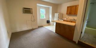 Spacious 1 Bedroom Apartment in South Oakland! Call Today to Schedule an Appointment! Gallery 4